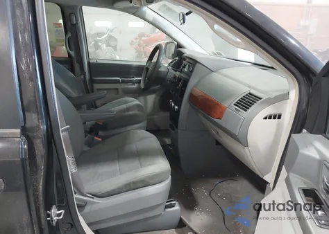 2008 Chrysler Town & Country Lx z USA, uszkodzony, nr VIN 2A8HR44H58R824845